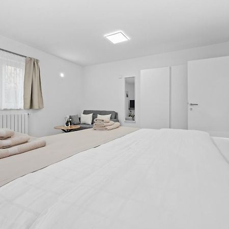 Apartment Anakatarina Porec Esterno foto