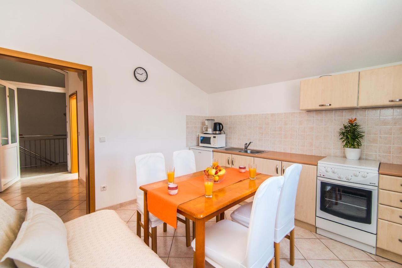 Apartment Anakatarina Porec Esterno foto