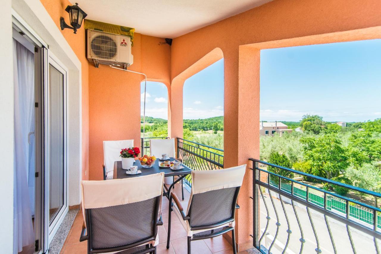 Apartment Anakatarina Porec Esterno foto