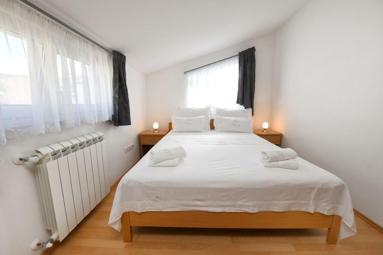 Apartment Anakatarina Porec Esterno foto